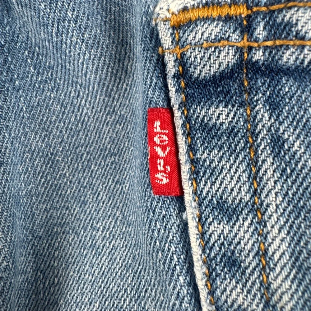 Levi's Jeans Mens W30 L30 501 Original Fit Light Wash Distressed Button Fly